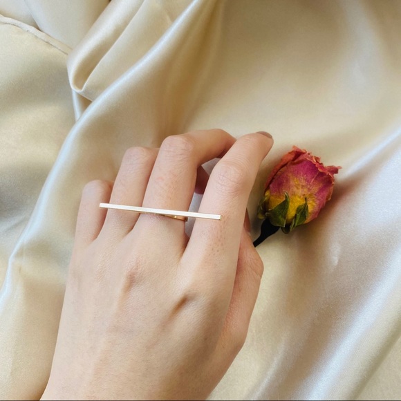 Minimalist Wire Ring Bar Ring - Picture 3 of 13